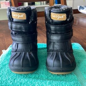 Snow boots